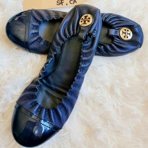 Gorgeous Tory Burch Navy Flats sz 6 Woman